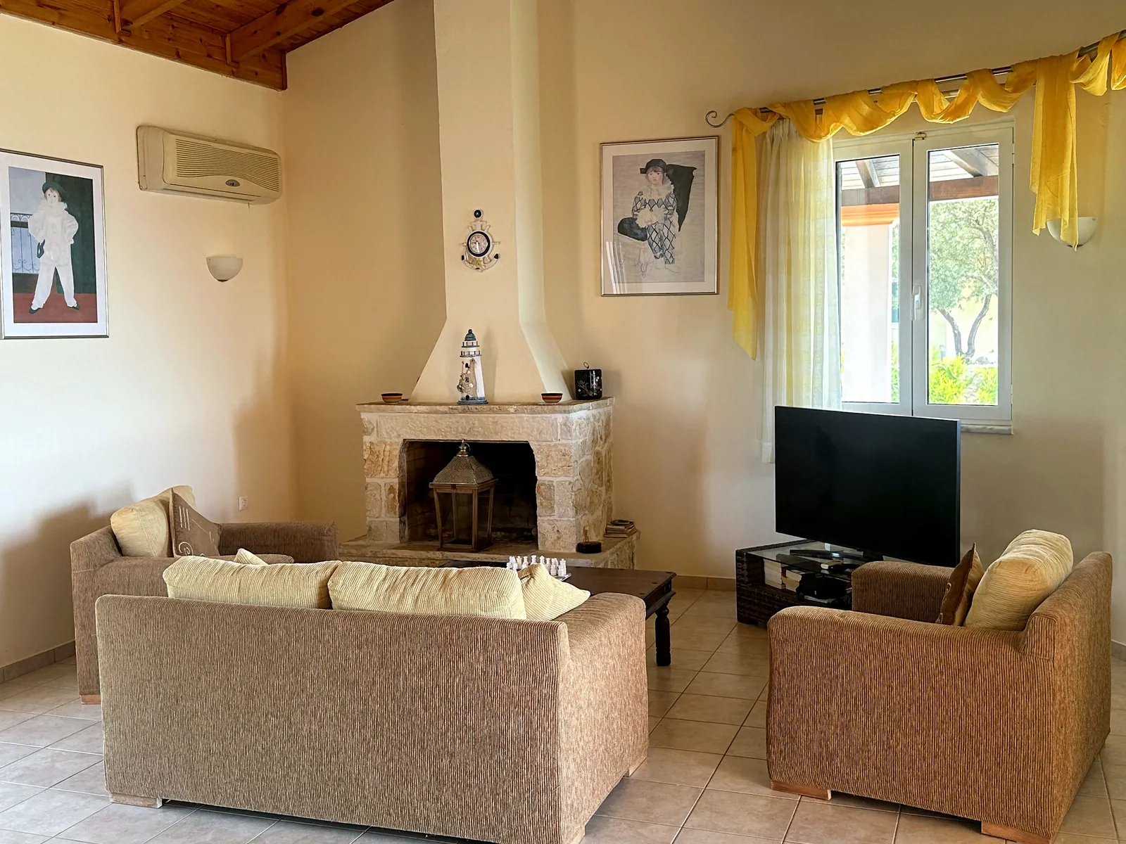 Villa Anatoli: living room