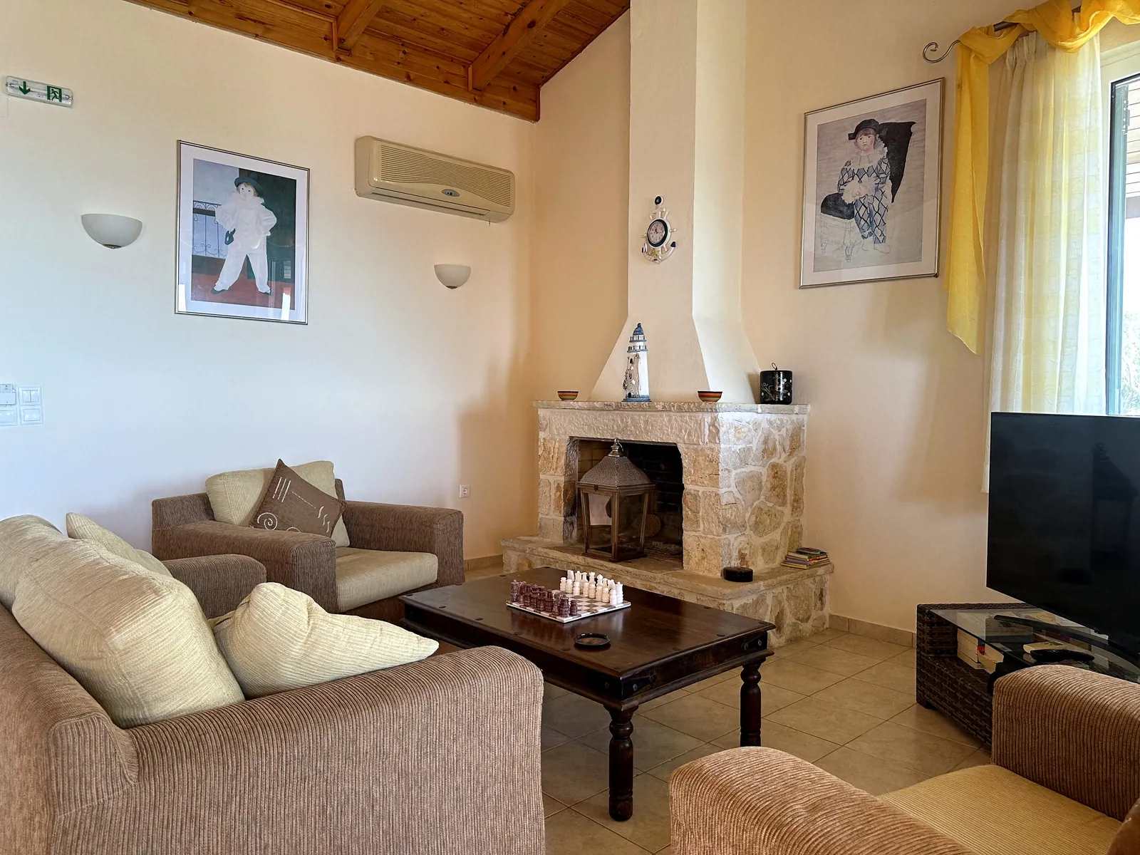 Villa Anatoli: living room