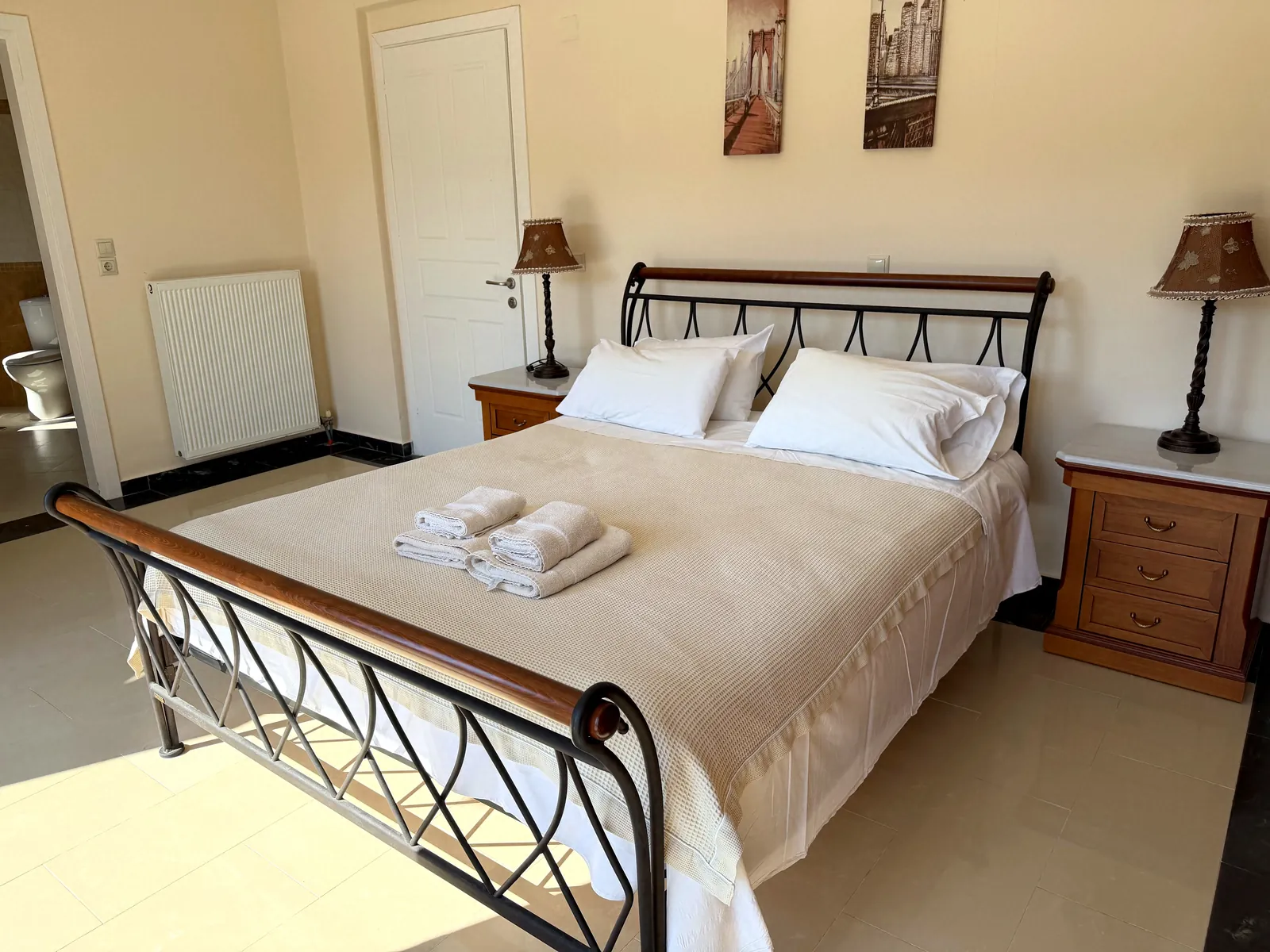 Double bedroom on the lower floor
