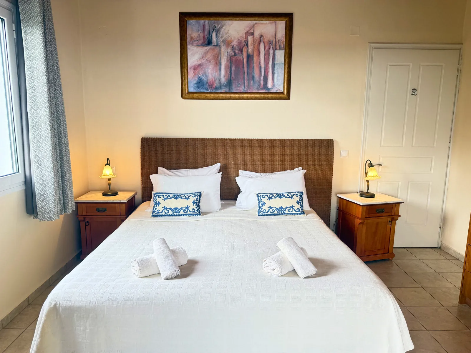 Bedroom 1: double bed